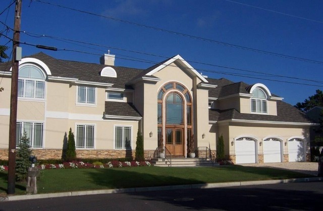 Riverfront Gem On Widest Part Of Shrewsbury River