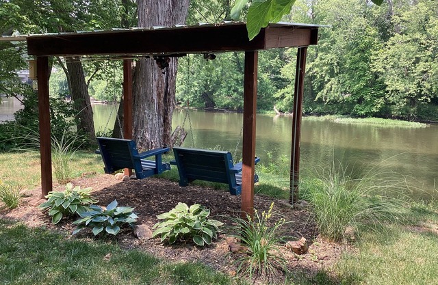 Riverfront house on the Tippecanoe River- Yogi’s Den - upper level
