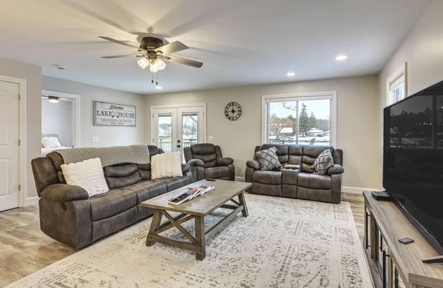 Riverfront Michigan Cottage w/Fire Pit & Kayaks!