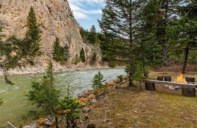 Riverfront Paradise between Big Sky and Bozeman