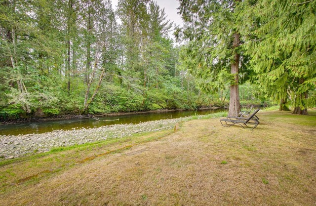 Riverfront Rental with Deck 4 Mi to Wallace Falls!