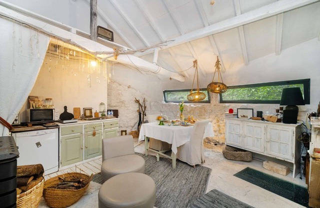 Riverfront Retreat with Exclusive Waterfall Views