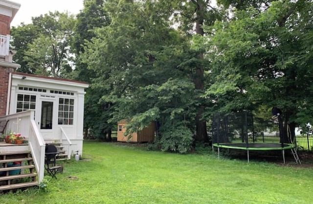Riverfront rustic mansion housen