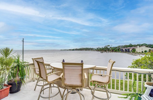 Riverfront Titusville Townhome w/ Community Pool!