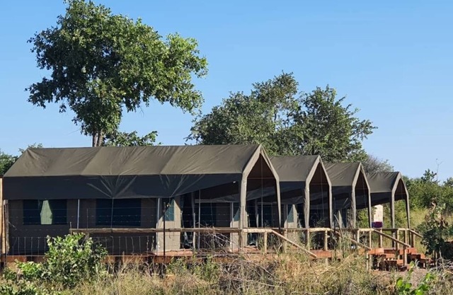 RiverScape Inn Tented Guest House