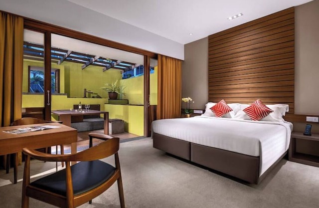 Riverside Courtyard Room @ Hotel with Gorgeous Skyline View Singapore