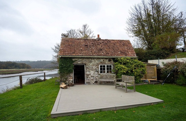 Riverside Home in Devon with Stunning Views