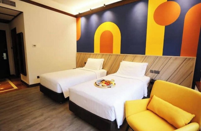 Riverside Hotel Deluxe Tropical Room Hotel with Gorgeous Skyline View Singapore