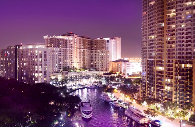 Riverside Hotel