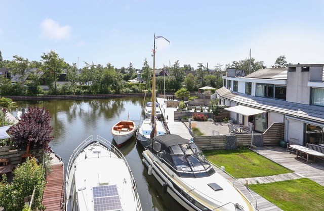 Riverside Lemmer with jetty