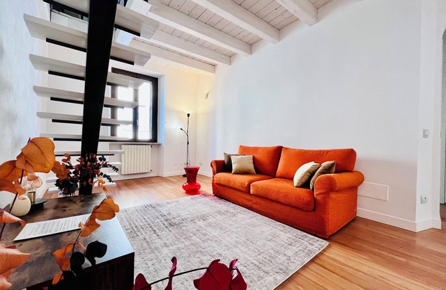 Riverside Loft Navigli - spacious two-bedroom apartment