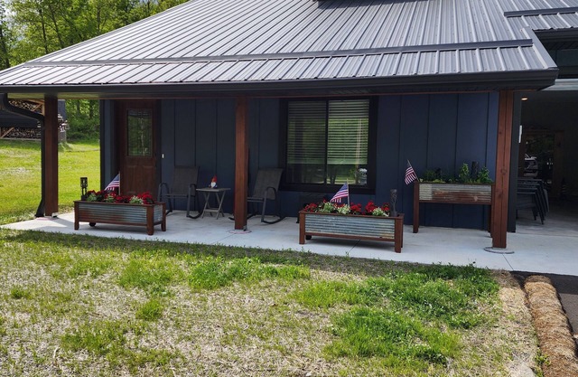 Riverside Retreat Near Town w Sauna, sleeps 8, Views & Abundant Activities!