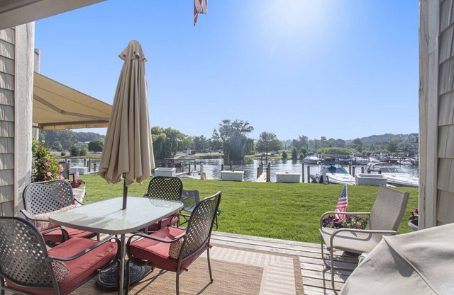 Riverside Retreat – Waterfront Condo in South Haven