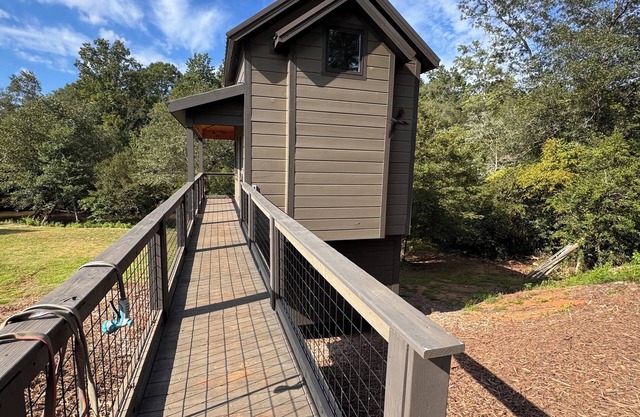 Riverside Treehouse Resort in Central,SC 8 miles from Clemson University