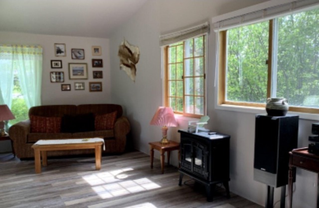 Riverside Waterfront Cottage