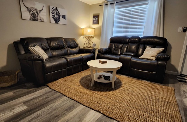 RnR Retreat-Upscale housing, contemporary decor