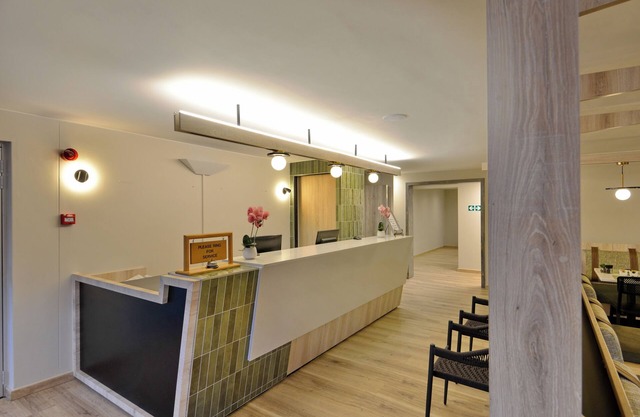 Road Lodge N1 City