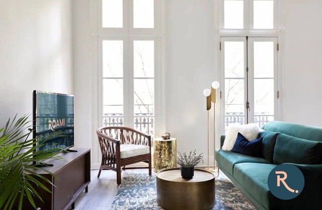Roami at St. Charles | 2 Bedroom w/Balcony