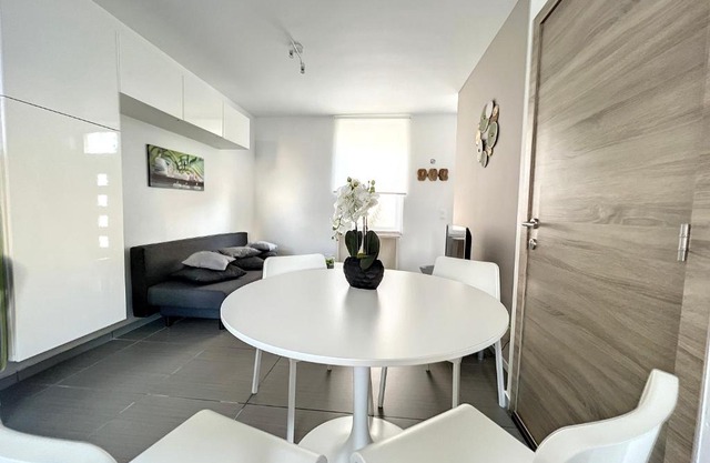 Robert 20 Brussels-charleroi-airport