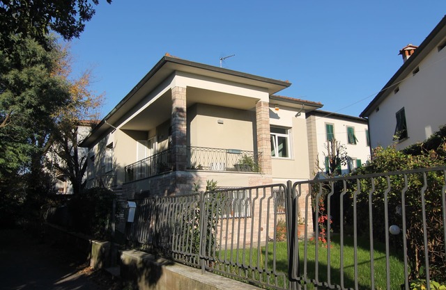 Robin's nest: quiet setting 200 meters from the historic center
