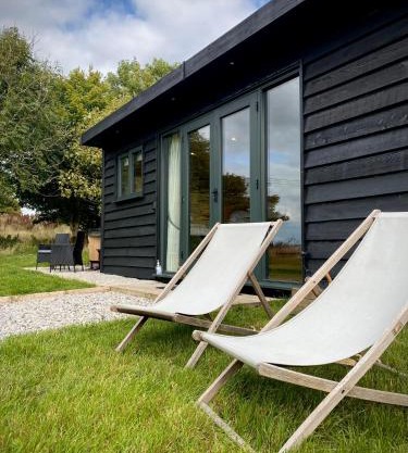 Robin's Nest (Top Cabin)