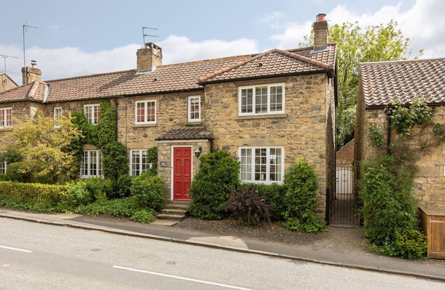 Robins Cottage - Quaint North Yorkshire cottage.
