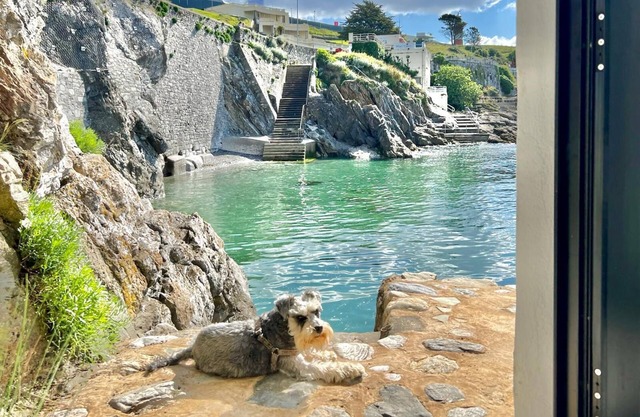 Rock Cottage direct beach access and sea views