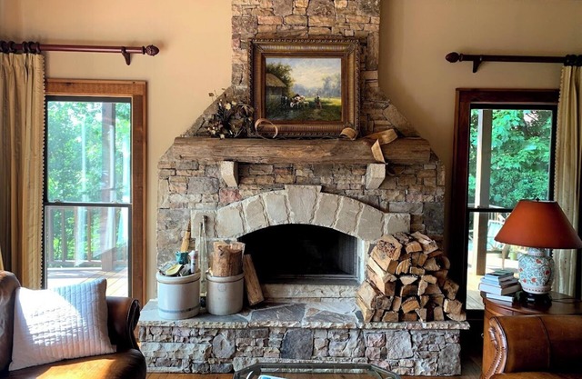 Rock Crevice; 3-bedroom chalet on Hiawassee Mountaintop