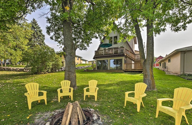 Rock River Waterfront Cabin: Dock & Game Room!