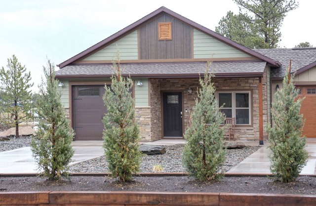 Rockerville Gold Town Lodging #16-This one-bedroom condo is your perfect home base for adventure and relaxation. Just minutes from Mount Rushmore, Crazy Horse Memorial, Custer State Park, Sturgis, and the Badlands.