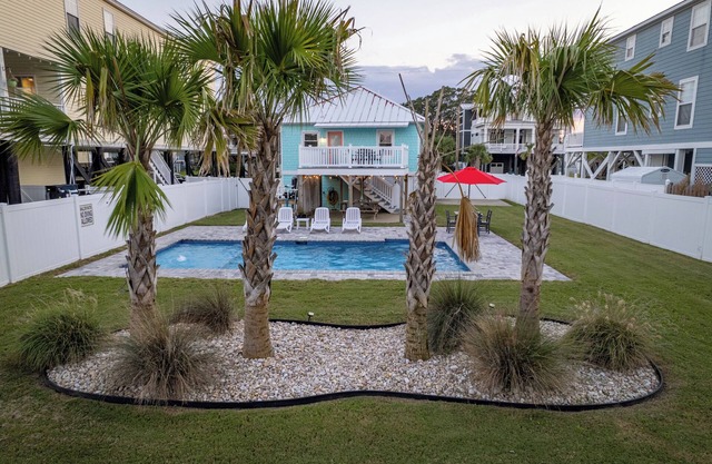Rocks On The Side: Backyard Oasis – Steps to Sand, Private Pool!