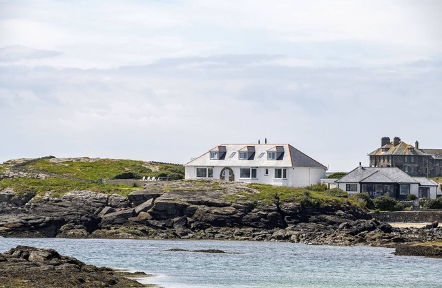 Rockside, Trearddury Bay