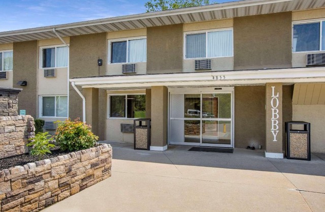 Rodeway Inn & Suites Grand Rapids Southeast