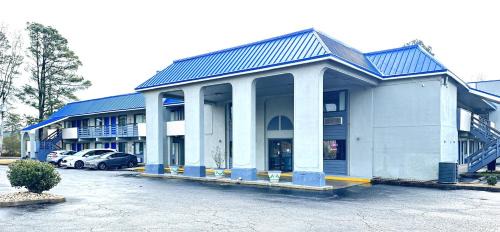 Rodeway Inn & Suites Plymouth Hwy 64