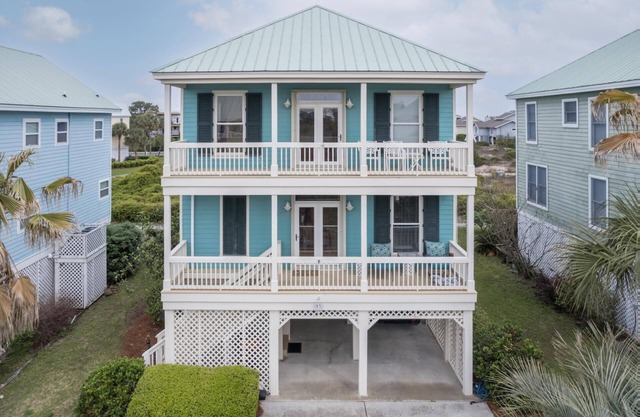 Rolling Tide - Short Walk to the Beach