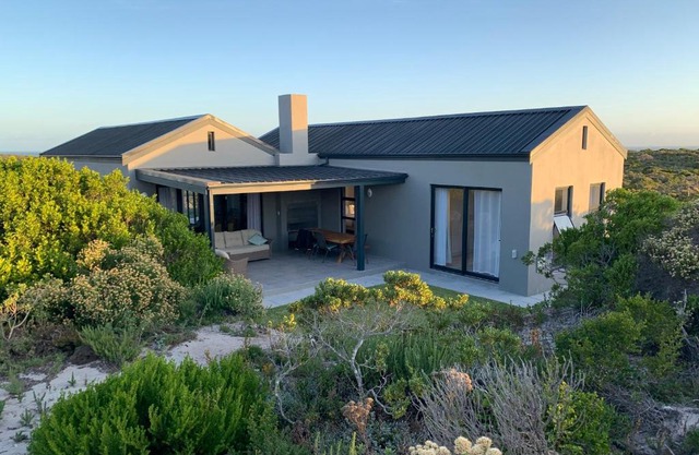 Romansbaai at 402 - with solar power