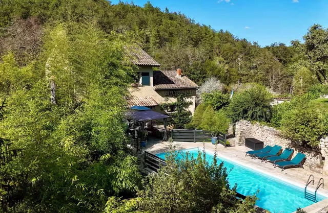 Romantic charm" room in the Périgord countryside (breakfast included)