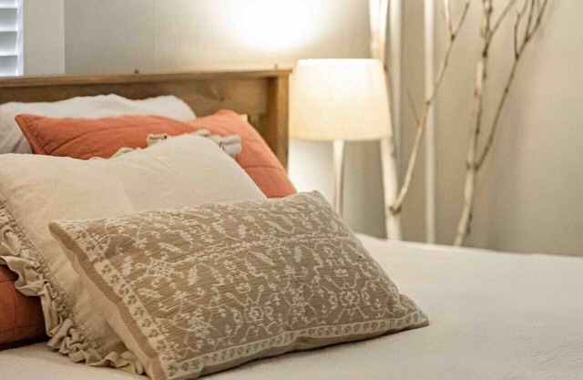 Romantic Cozy Home in "America’s Nicest Town"