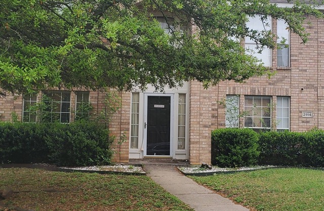 Romantic double family home with spacious ready set barbecue backyard in Dalllas