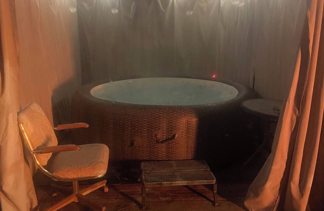 Romantic glamping getaway!