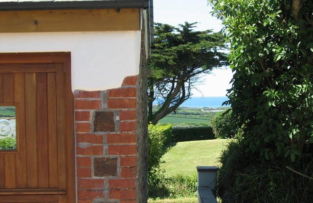 Romantic Hideaway With Countryside And Sea Views