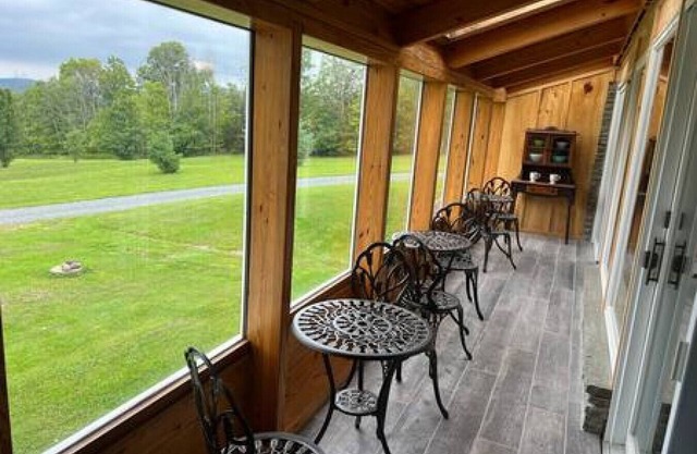 Romantic King Suite w/Soaking Tub + Mountain View