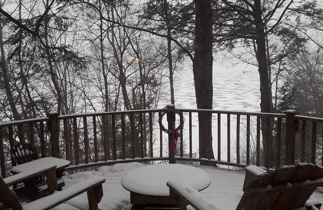 ROMANTIC LAKE RETREAT nnNEW YEARS EVE AVAILABLE