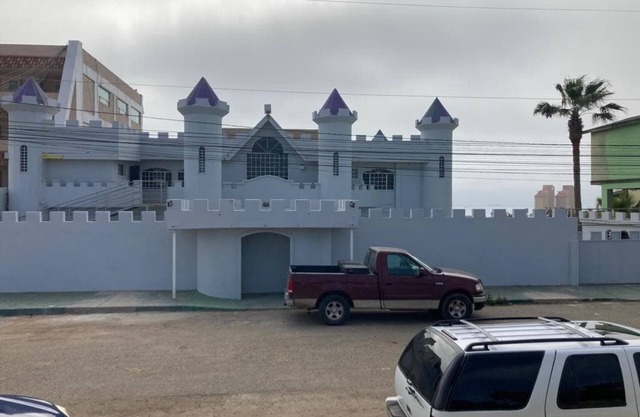 Romantic Mexican Castle w/ocean view and balcony
