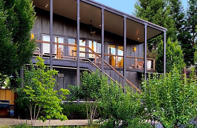 Romantic Modern Wine Country Carriage House
