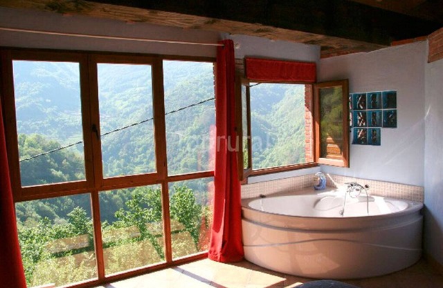 Romantic place with Jacuzzi, fantastics mountain Views And Fireplace
