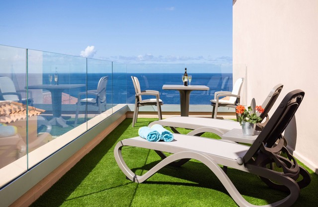 Romantic Retreat In Prime Position With Stunning Views