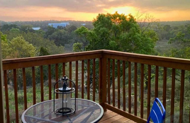 Romantic Retreat | Hilltop Views + Outdoor Firepit