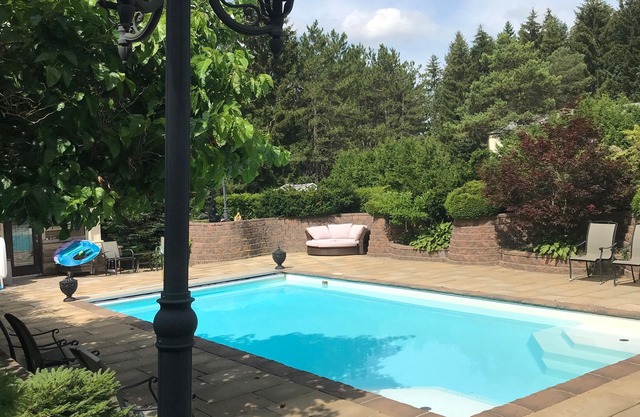 Romantic studio apartment 40 minutes north from Toronto in a magical setting