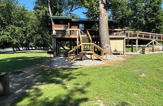 Romantic Tree House for two!